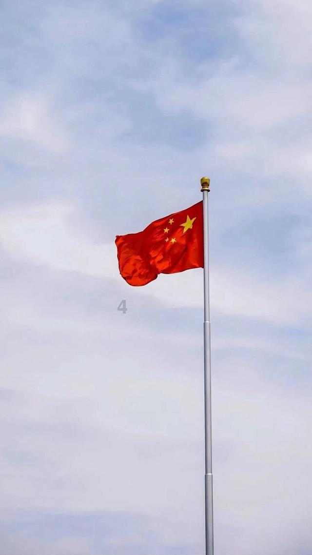 面粉开水一烫,两手轻轻一推,农村大妈刚做完,一大锅就抢光了!