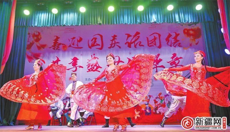 我很喜欢一个女孩子，她对我不喜欢也不反感，我该怎么办？游戏画面