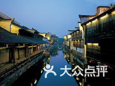 辽粤大战争议不断:杜锋安慰莫兰德 球迷看台对喷 马尚垫脚未吹