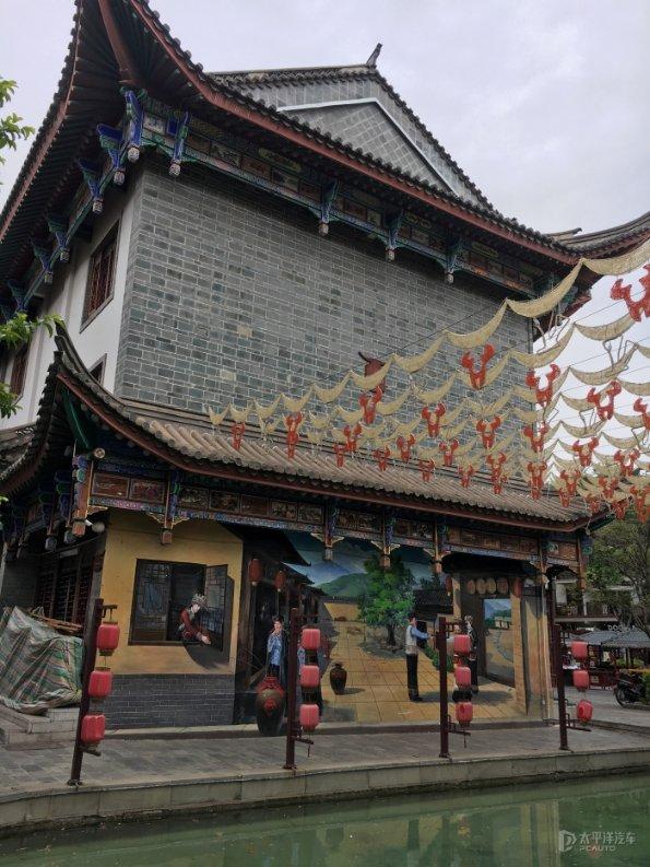 逃离春雨下的房子